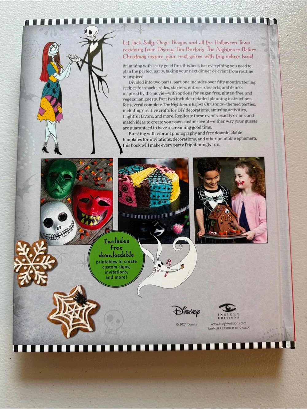 Disney Tim Burton's The Nightmare Before Christmas Cookbook - Black/Green Cover